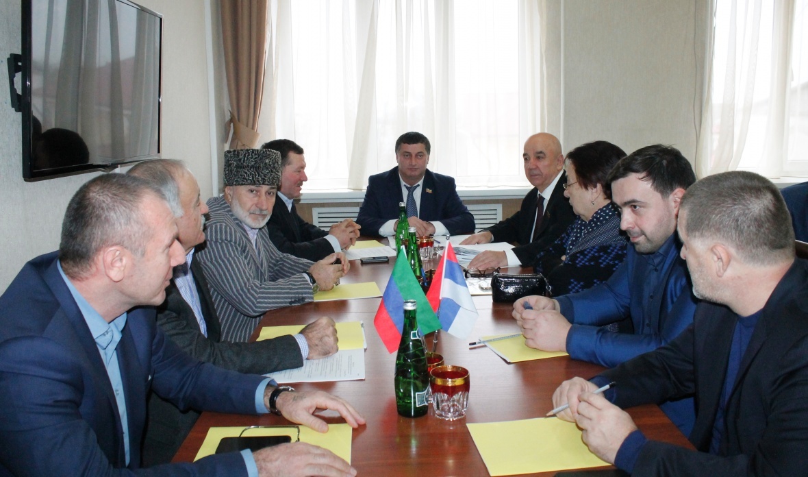 В Хасавюртовском районе состоялось заседание совета Собрания депутатов муниципального района.