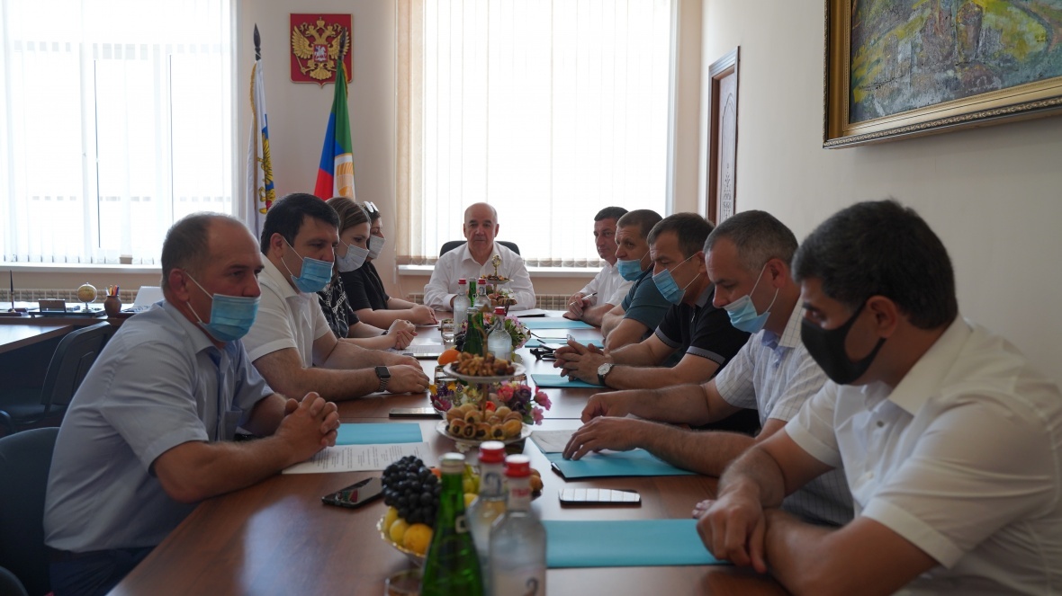 В Хасавюртовском районе состоялось заседание совета Собрания депутатов муниципального района.