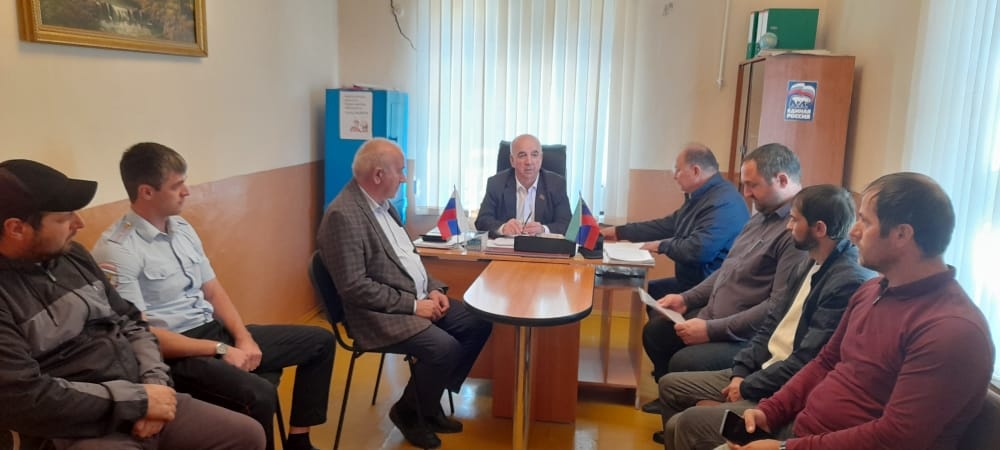 Магомед Лабазанов провел выездные встречи в поселениях района по вопросу проведения частичной мобилизации