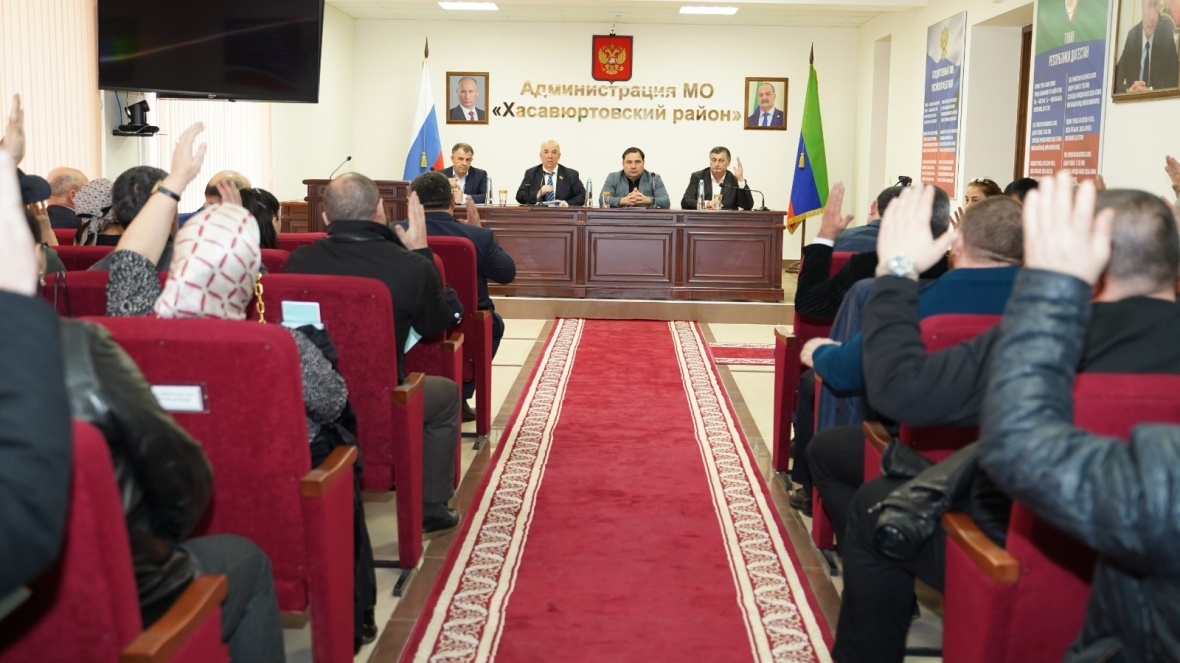Депутаты Собрания депутатов Хасавюртовского района подвели итоги  2023 года и утвердили бюджет на 3 года.
