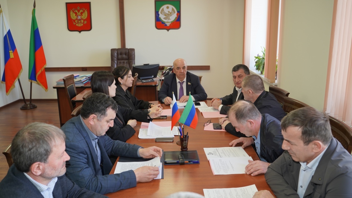 В Хасавюртовском районе состоялась заседание Совета Собрания депутатов муниципального района.
