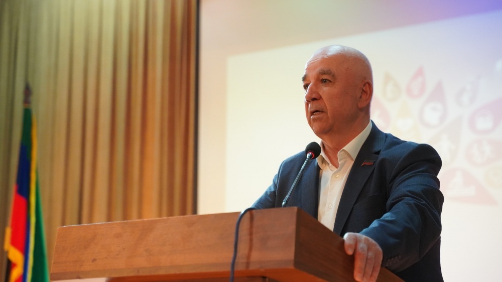 Поздравление Председателя Собрания депутатов МО "Хасавюртовский район" Лабазанова М.М. с Днем социального работника