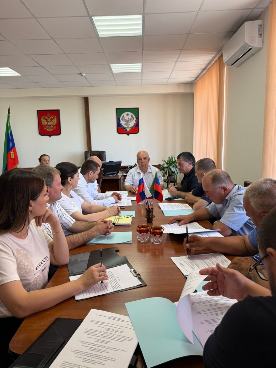 В Хасавюртовском районе состоялось заседание Совета Собрания депутатов муниципального района.
