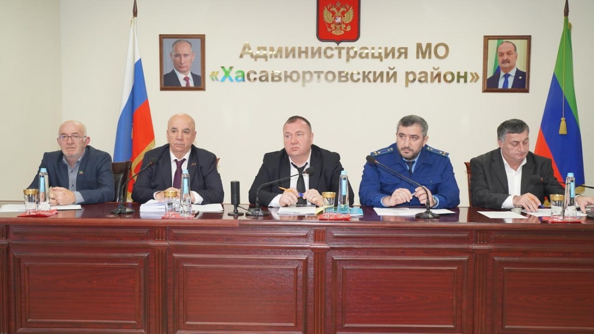 Депутаты Хасавюртовского района утвердили бюджет и подвели итоги года.