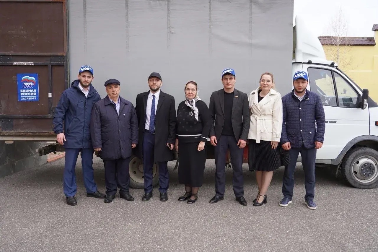 Магомед Лабазанов принял представителей отделения партии «Единая Россия» города Хасавюрт, прибывших с гуманитарной миссией