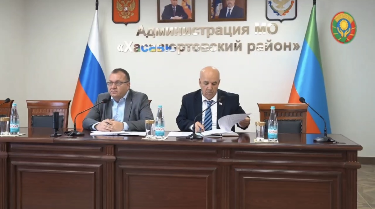 В Хасавюртовском районе состоялось совещание с активом района.
